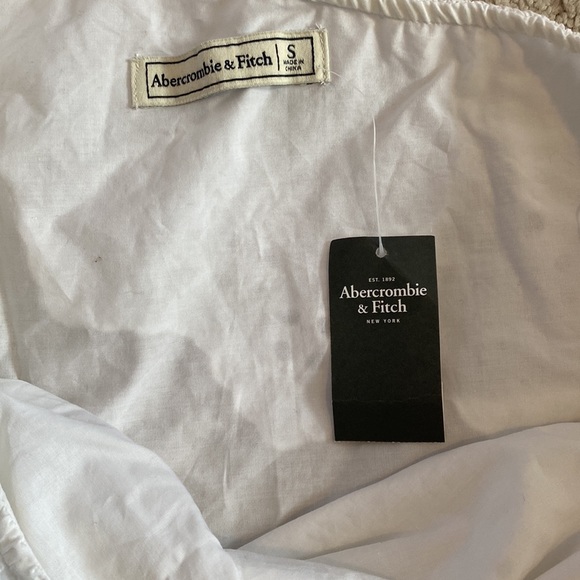 Abercrombie top. NEW WITH TAGS! - Picture 2 of 2